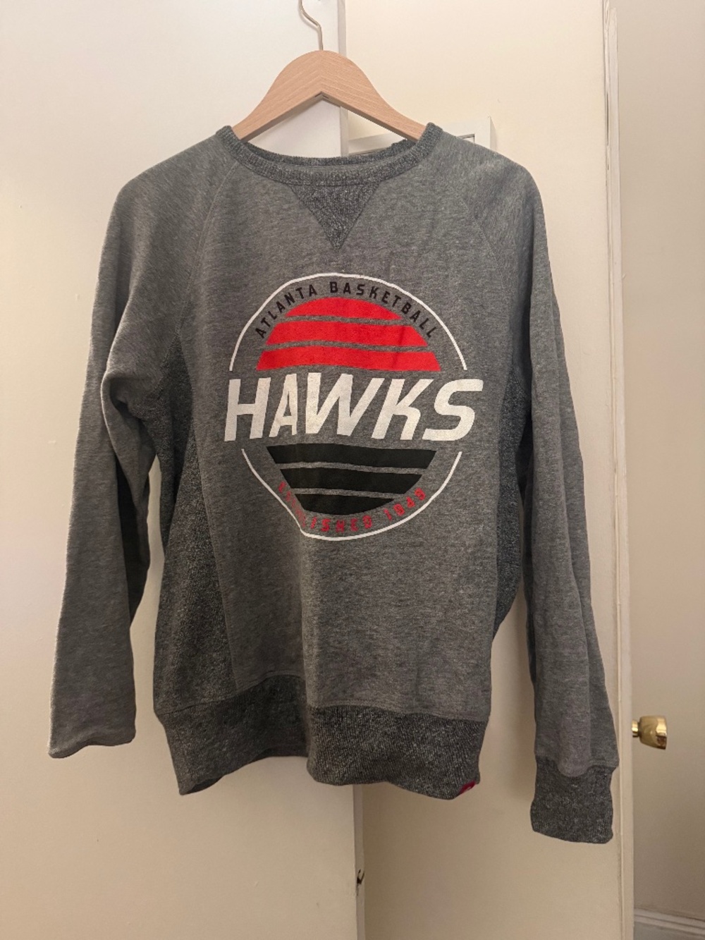 Sportiqe Atlanta Hawks Women's Sweatshirt, M